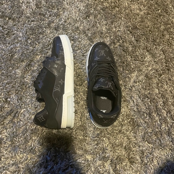 LV Trainer Sneaker - Picture 3 of 6